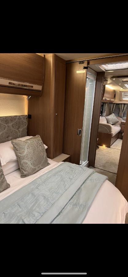 Self Contained Holiday Home Caravan Corsham Exterior foto