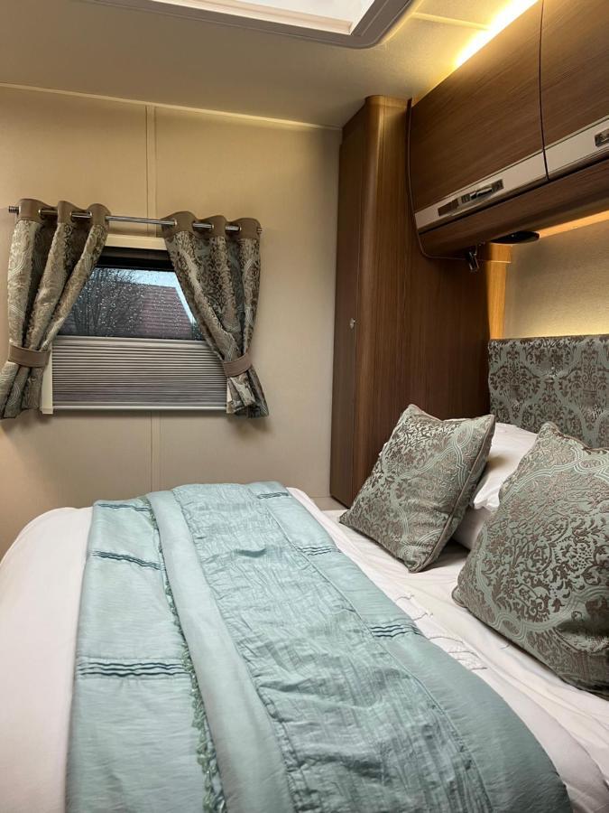 Self Contained Holiday Home Caravan Corsham Exterior foto